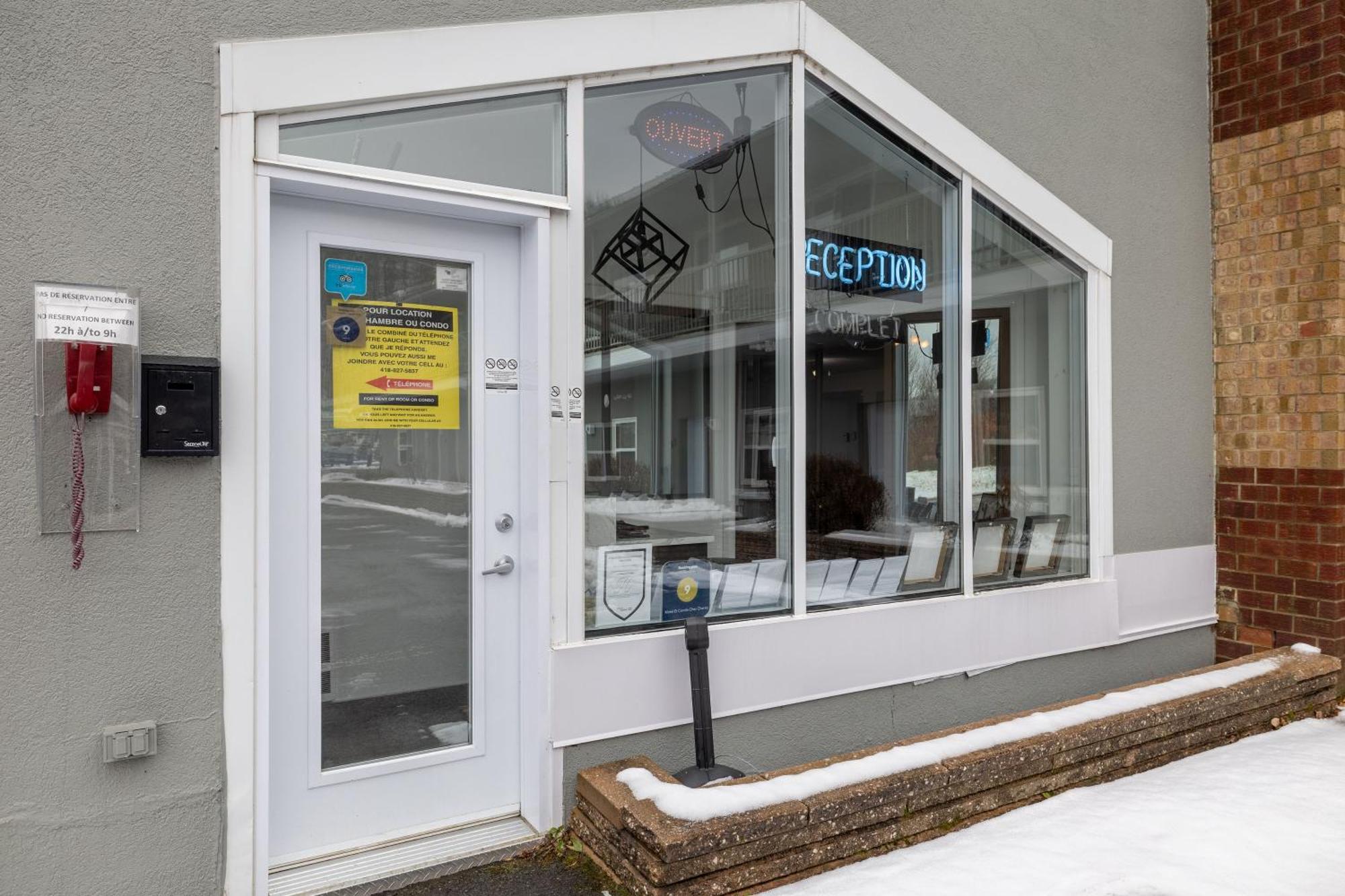 Motel Et Condo Chez Charley Sainte-Anne-de-Beaupre Luaran gambar
