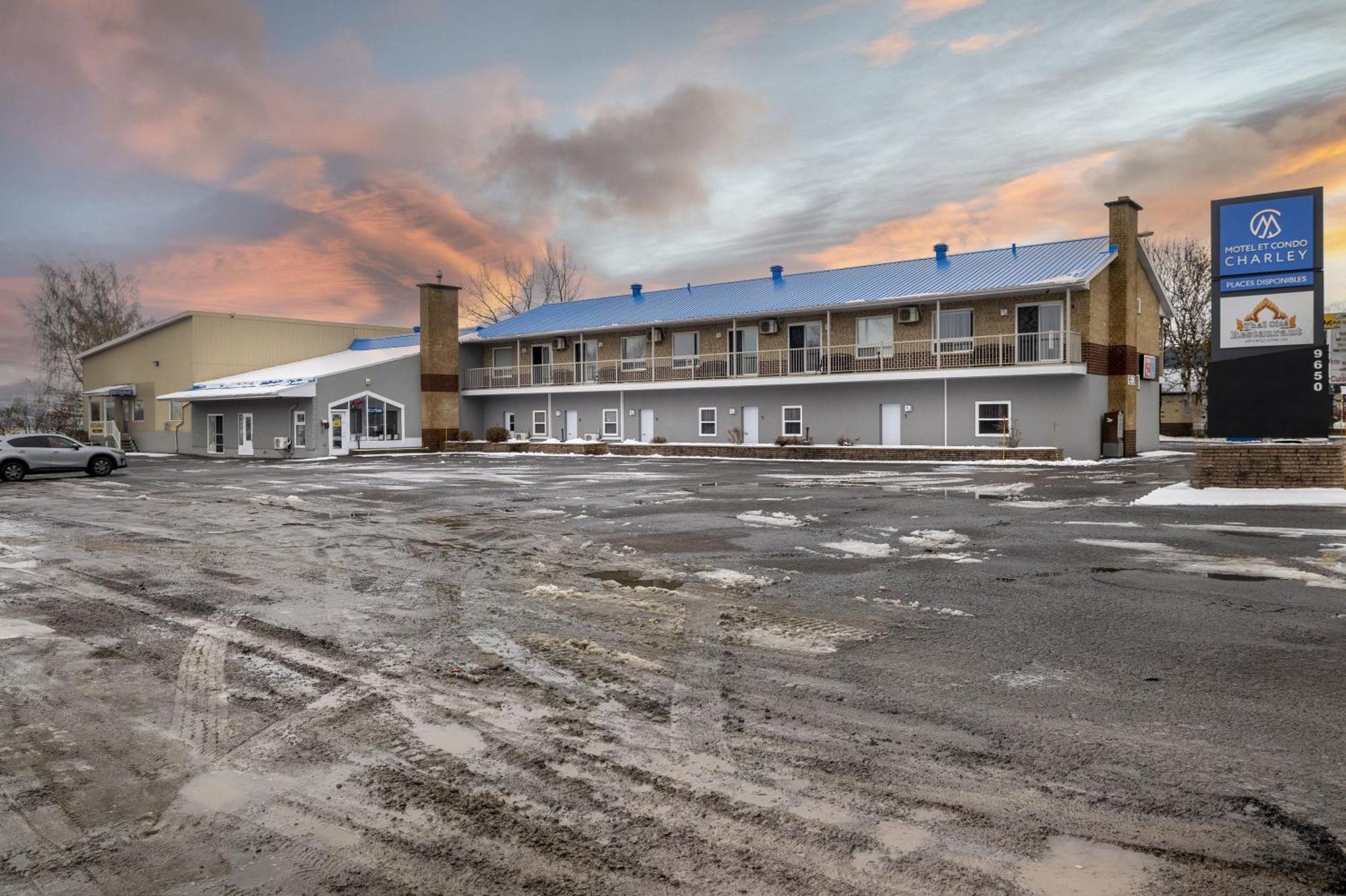 Motel Et Condo Chez Charley Sainte-Anne-de-Beaupre Luaran gambar
