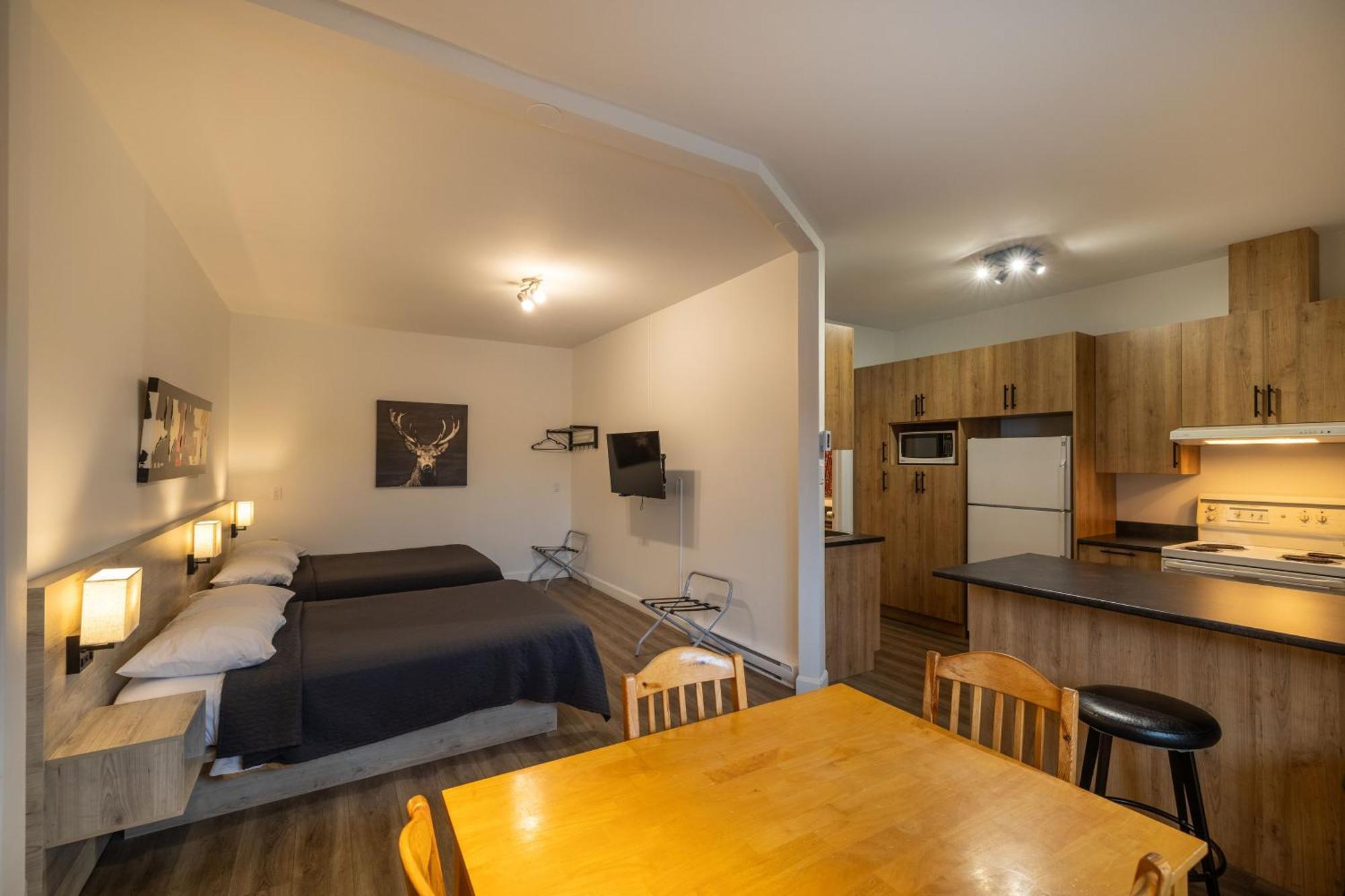 Motel Et Condo Chez Charley Sainte-Anne-de-Beaupre Luaran gambar