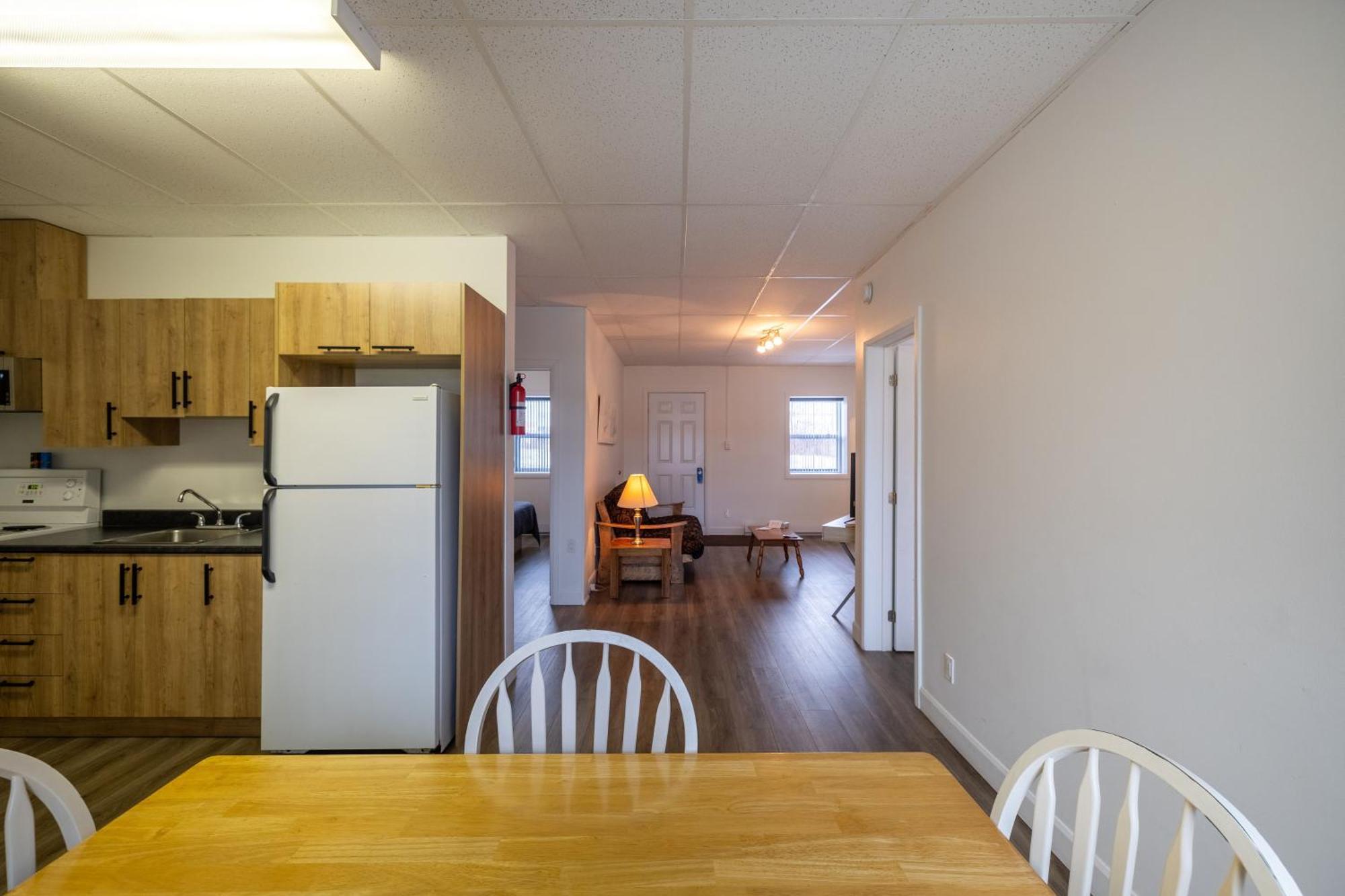 Motel Et Condo Chez Charley Sainte-Anne-de-Beaupre Luaran gambar