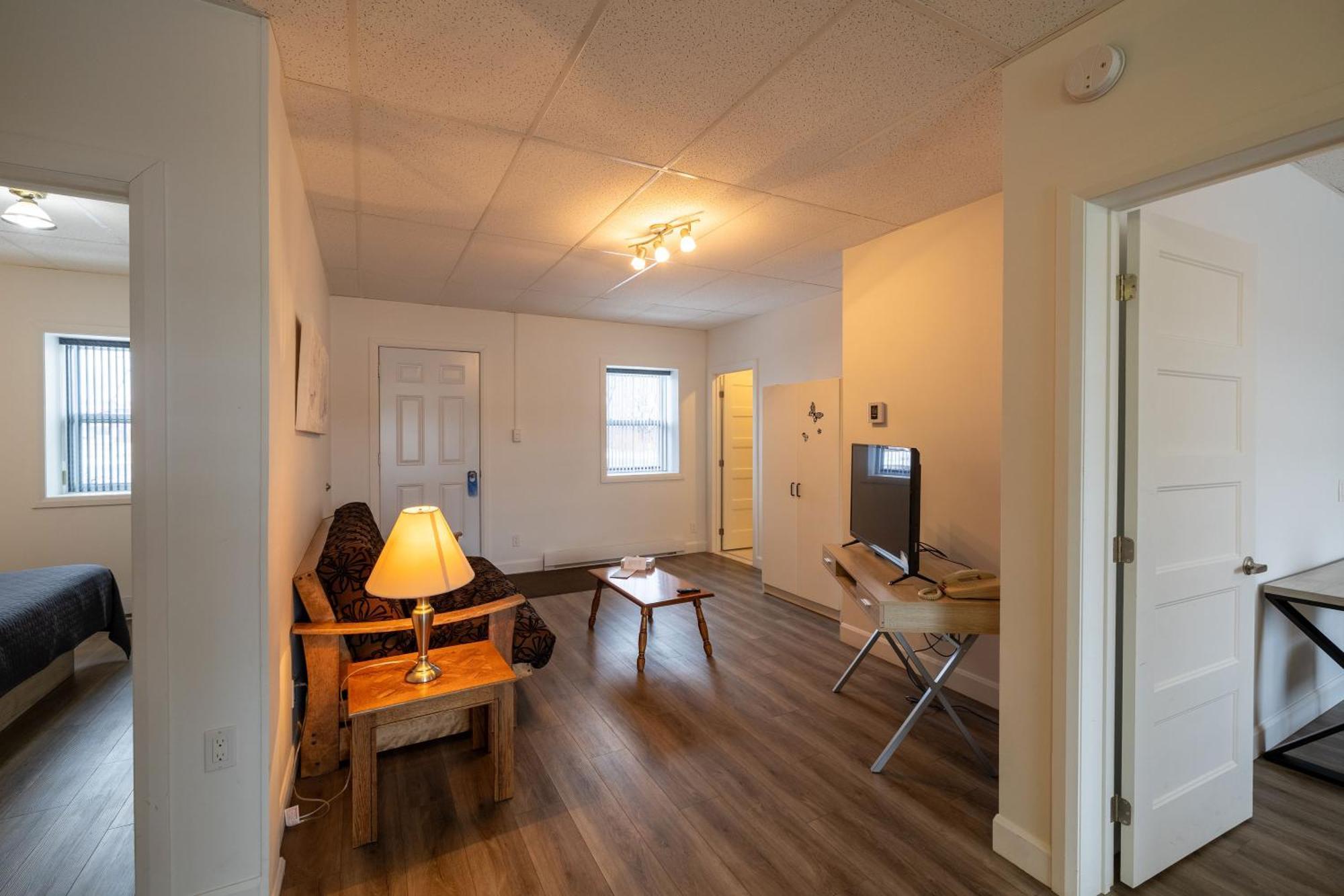 Motel Et Condo Chez Charley Sainte-Anne-de-Beaupre Luaran gambar