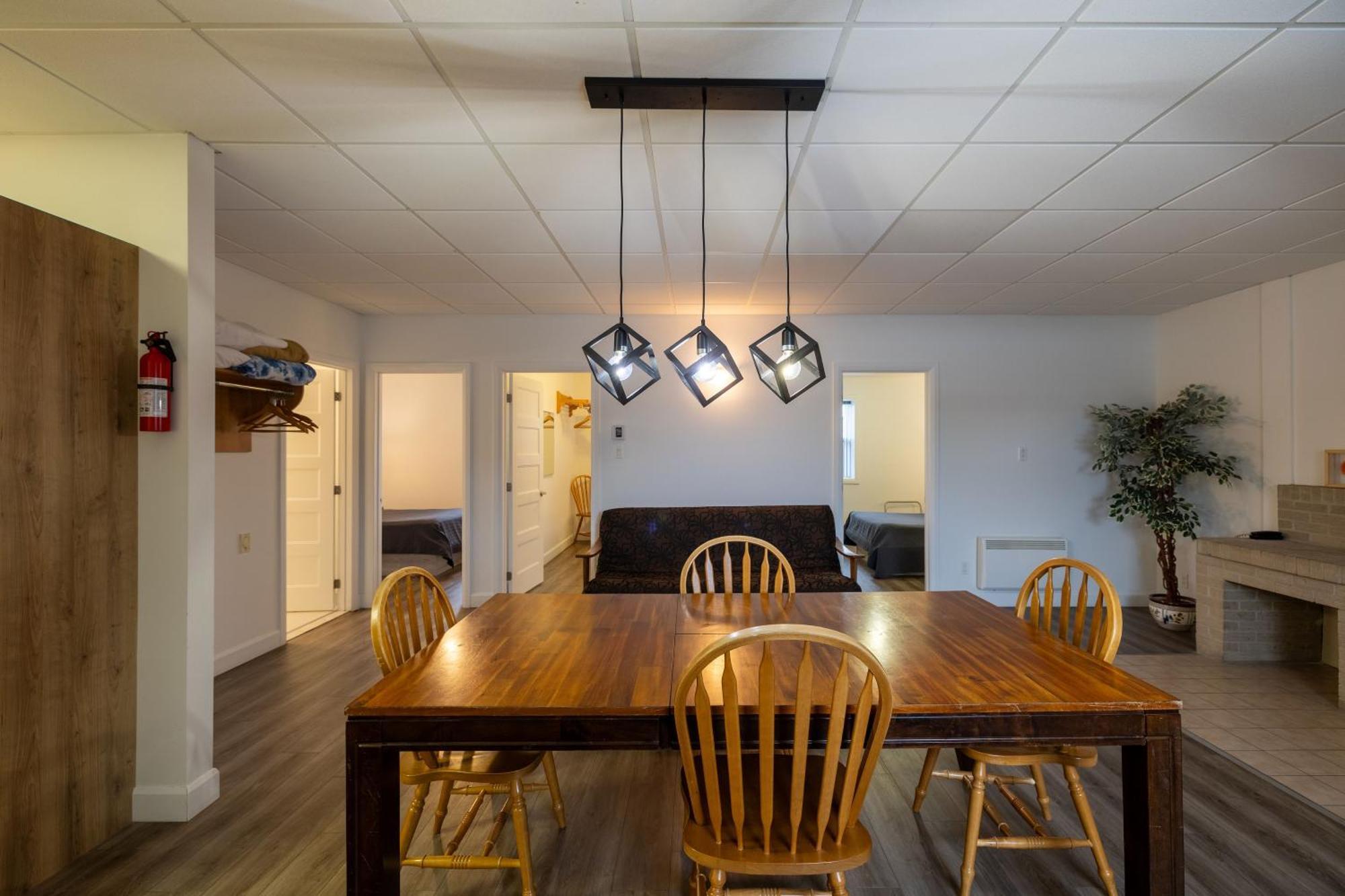 Motel Et Condo Chez Charley Sainte-Anne-de-Beaupre Luaran gambar