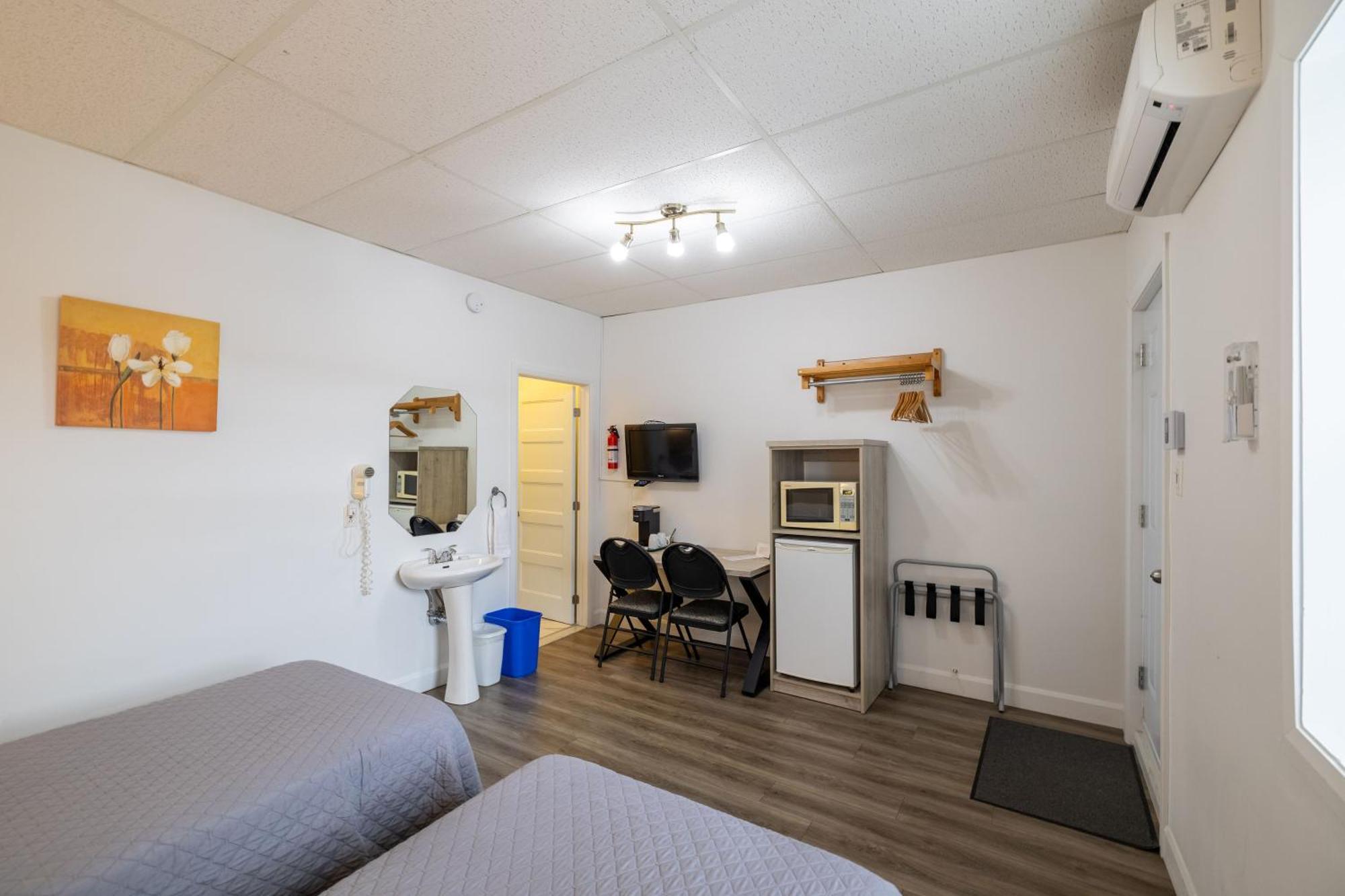 Motel Et Condo Chez Charley Sainte-Anne-de-Beaupre Luaran gambar