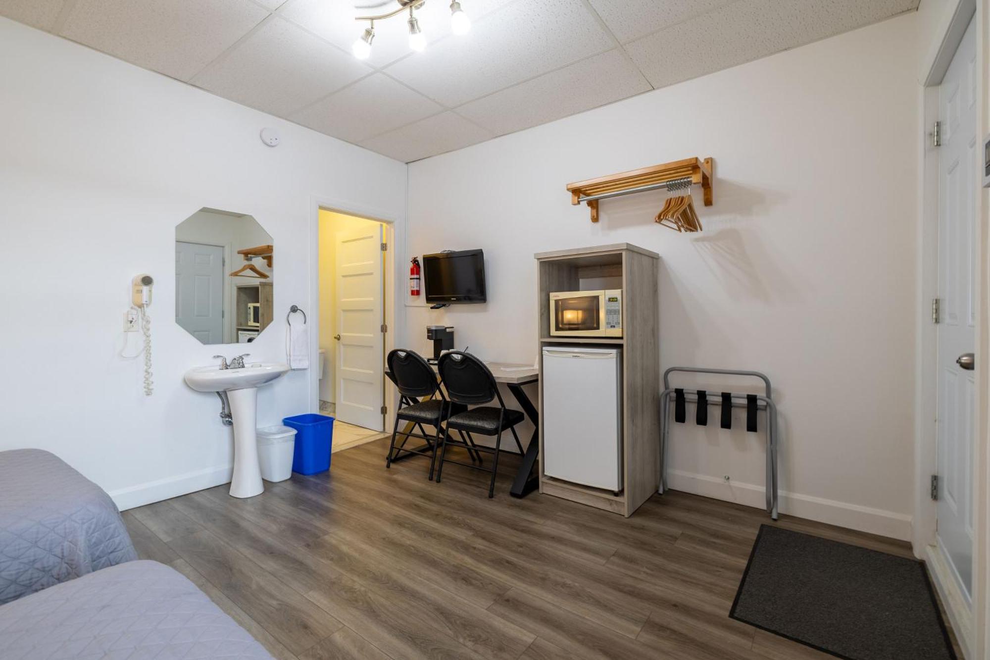 Motel Et Condo Chez Charley Sainte-Anne-de-Beaupre Luaran gambar