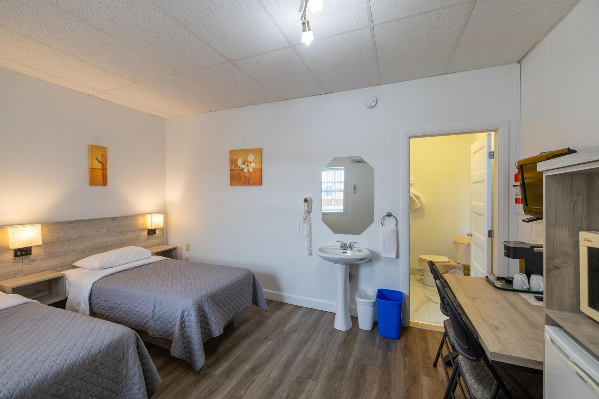 Motel Et Condo Chez Charley Sainte-Anne-de-Beaupre Luaran gambar
