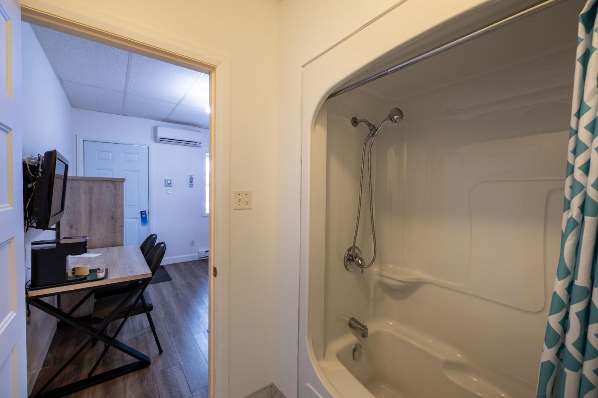 Motel Et Condo Chez Charley Sainte-Anne-de-Beaupre Luaran gambar