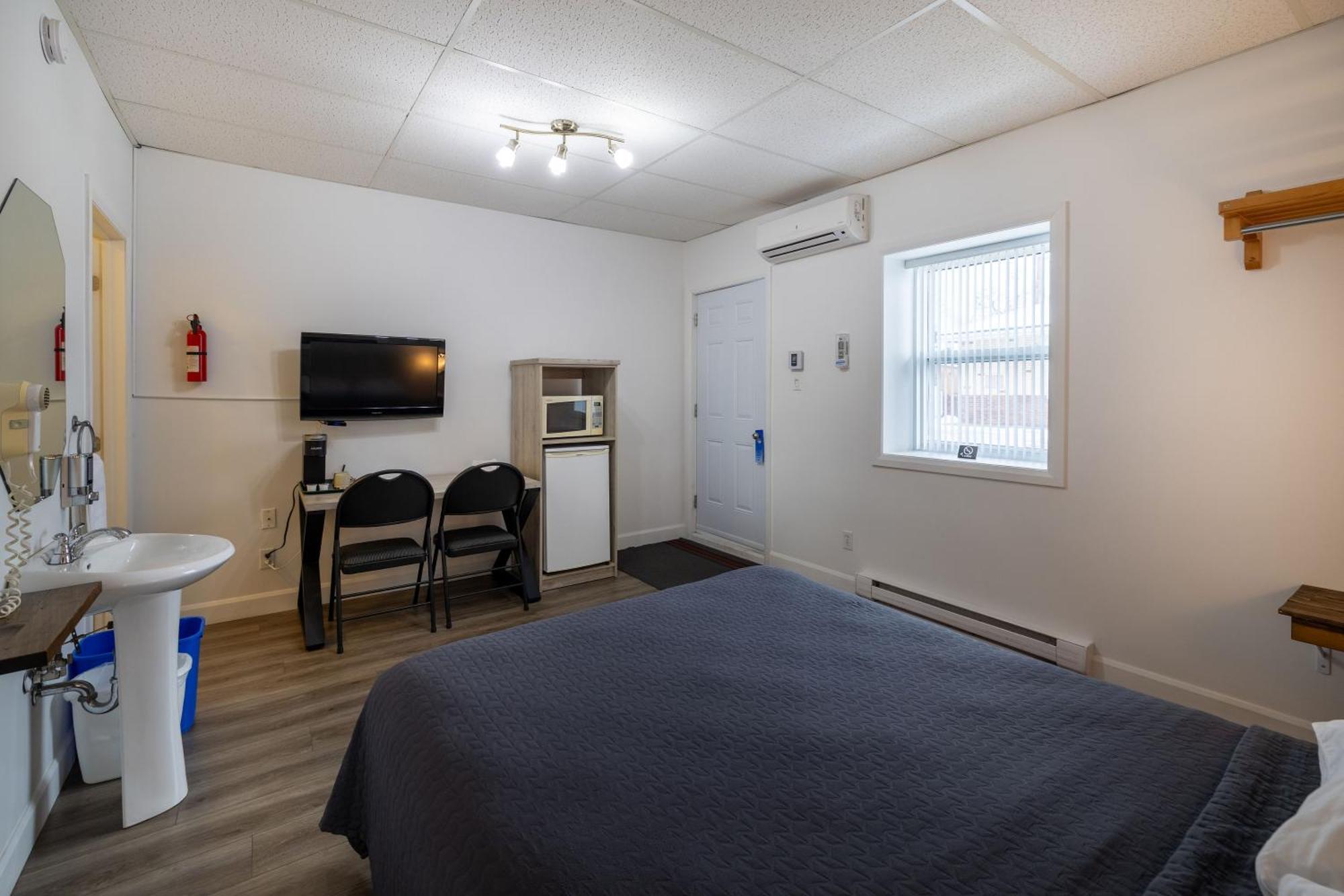Motel Et Condo Chez Charley Sainte-Anne-de-Beaupre Luaran gambar