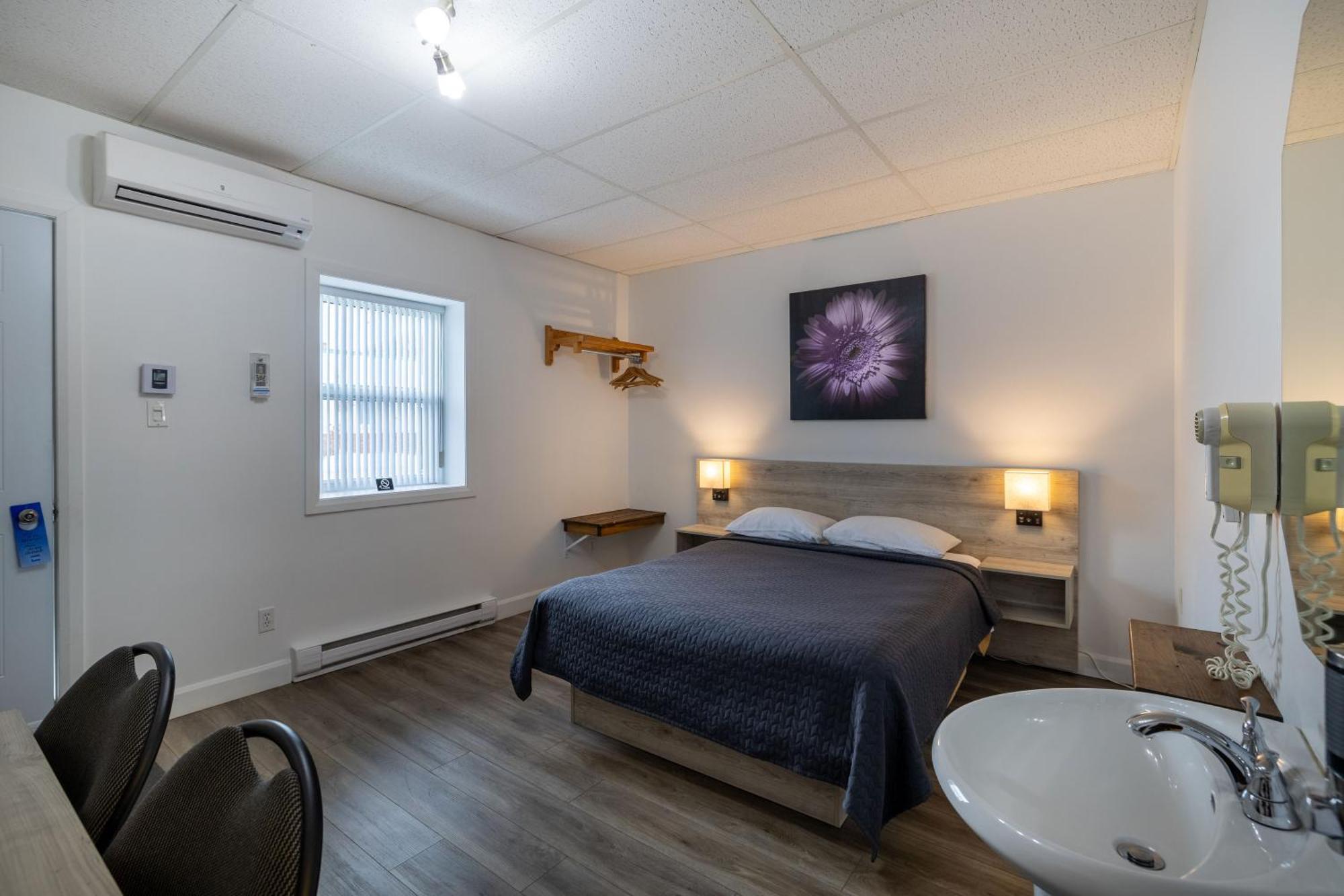 Motel Et Condo Chez Charley Sainte-Anne-de-Beaupre Luaran gambar